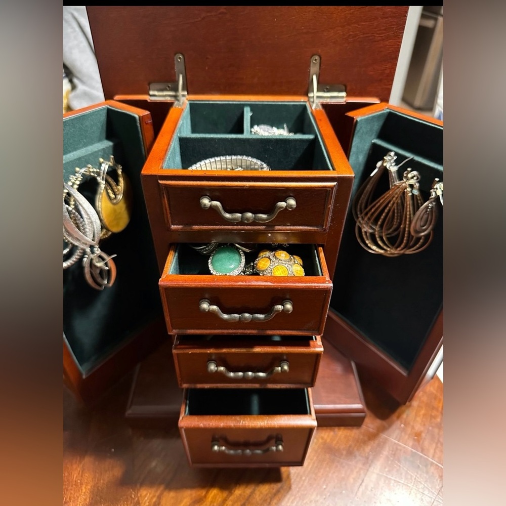 Jewelry Box - Picture 2 of 2